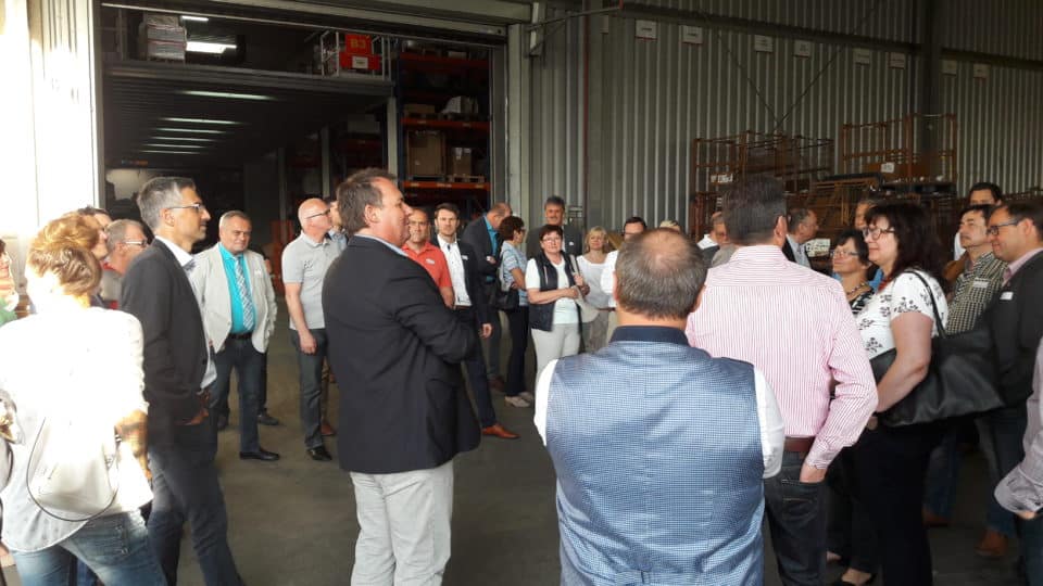 Wirtschaftsnetzwerk informiert sich bei Fa. Gienger Haustechnik: Werbung für Unternehmerfrauen im Handwerk